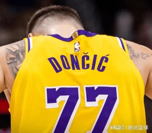 年度最佳阵,容公布,梅罗姆三人,世界杯小组赛,2026世界杯,赛程安排,球队分析,赛事预测