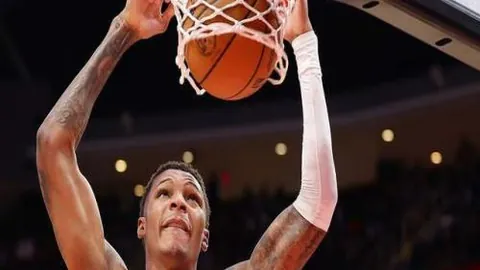 孙颖莎世乒赛德班站三战全胜，中国队延续强势表现