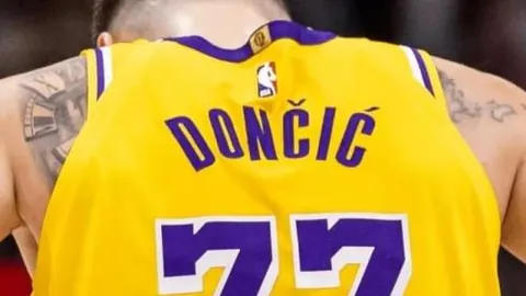 2025年FIFPRO年度最佳阵容公布，梅罗姆三人组居首